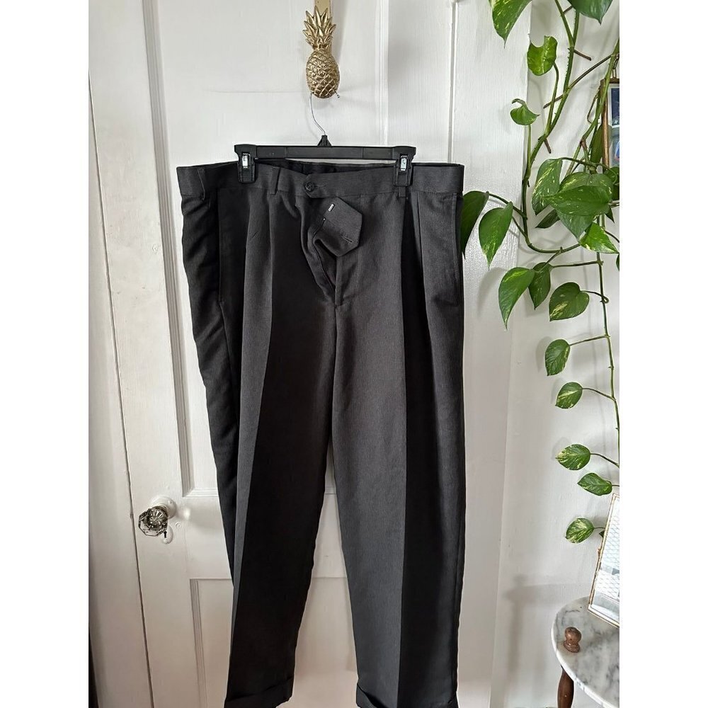 George Men’s size 38 x 29 gray pants